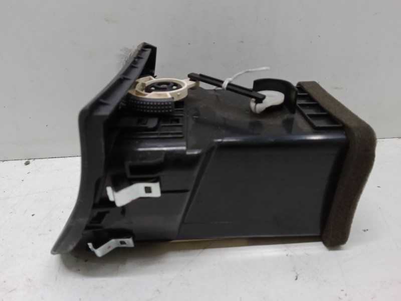 Recambio de aireador izquierdo para kia rio ii (jb) 1.4 16v referencia OEM IAM   