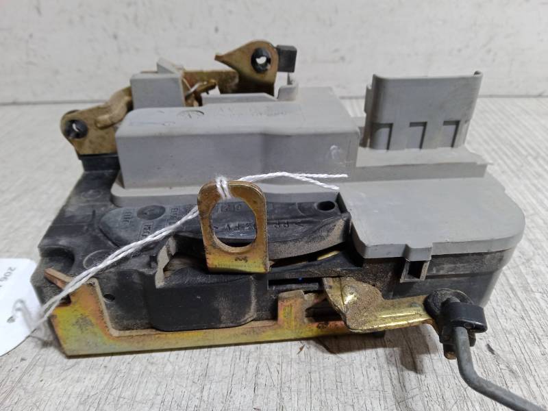 CERRADURA PUERTA DELANTERA IZQUIERDA 