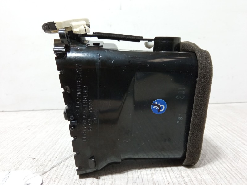 Recambio de aireador central izquierdo para kia rio ii (jb) 1.4 16v referencia OEM IAM 1G974-10000  