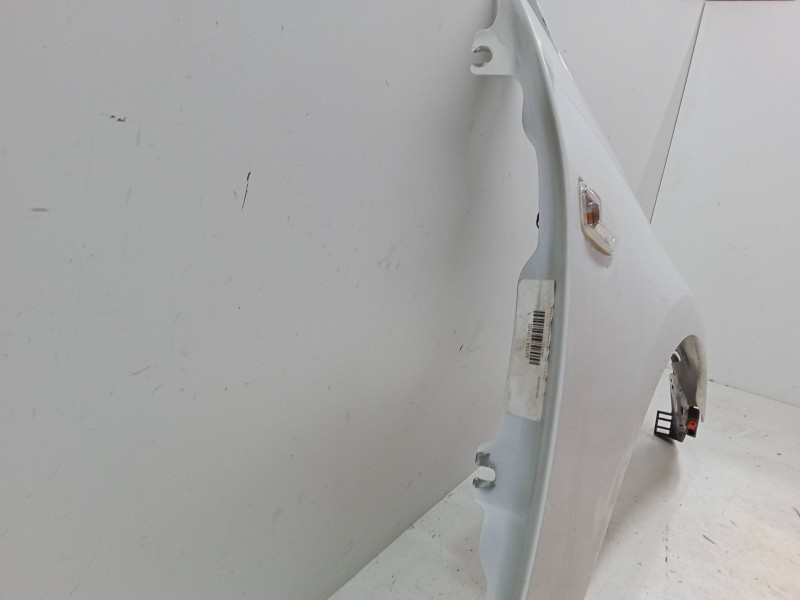 Recambio de aleta delantera derecha para opel astra j (p10) 1.6 (68) referencia OEM IAM   