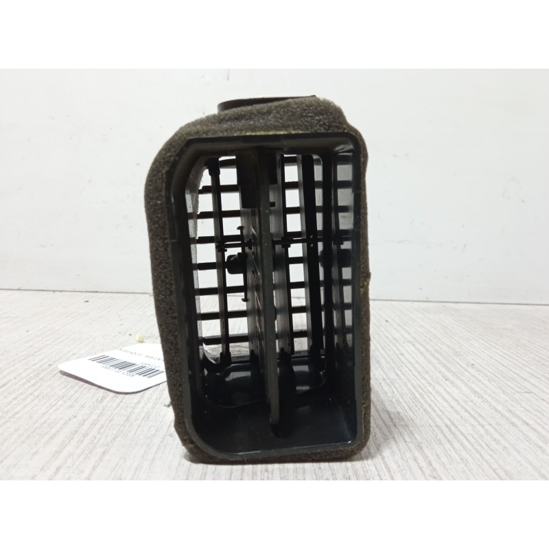 Recambio de aireador central izquierdo para kia rio ii (jb) 1.4 16v referencia OEM IAM 1G974-10000  