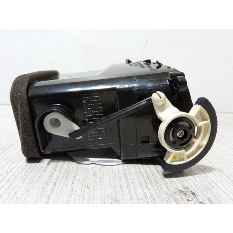 Recambio de aireador central izquierdo para kia rio ii (jb) 1.4 16v referencia OEM IAM 1G974-10000  