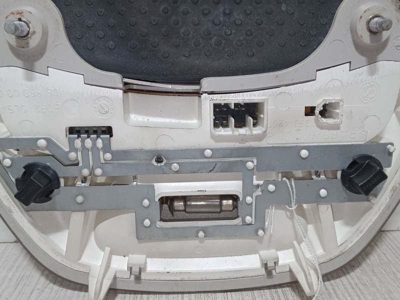 Recambio de luz interior delantera para fiat stilo (192_) 1.9 jtd (192_xe1a) referencia OEM IAM 08860000  
