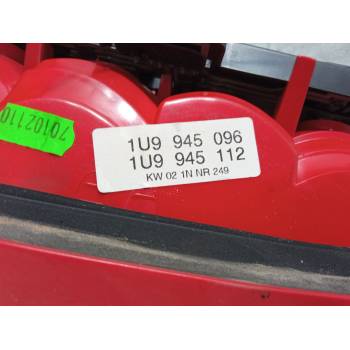 PILOTO TRASERO DERECHO 1U9945096 