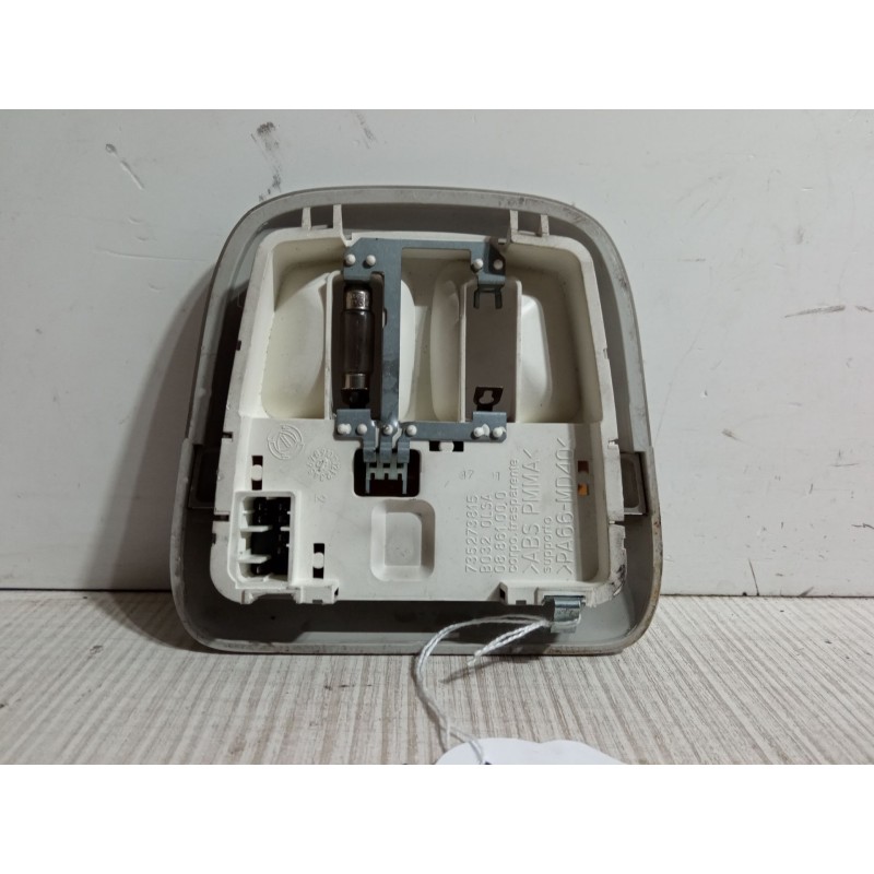 Recambio de luz interior trasera para fiat stilo (192_) 1.9 jtd (192_xe1a) referencia OEM IAM 735273815  