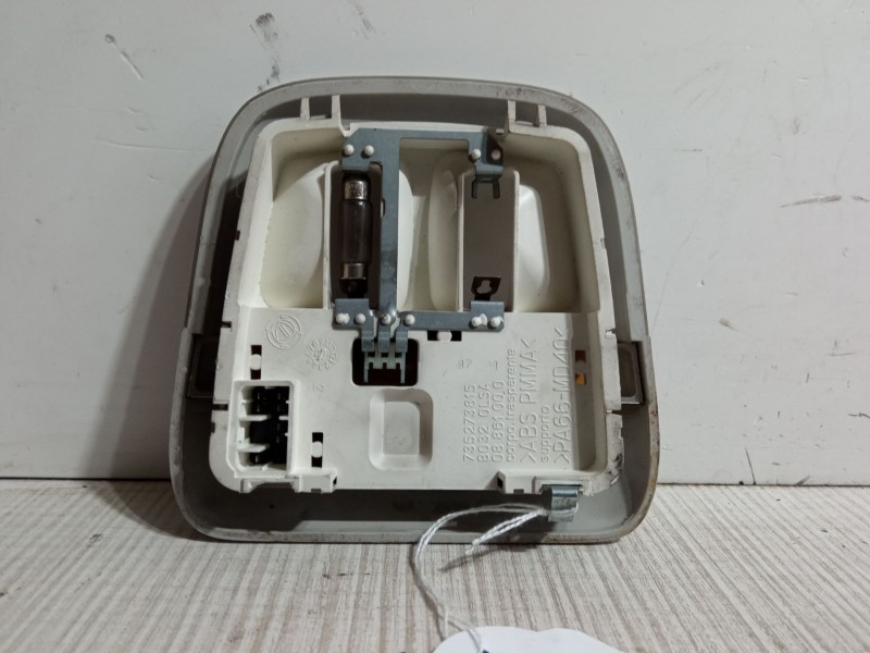 Recambio de luz interior trasera para fiat stilo (192_) 1.9 jtd (192_xe1a) referencia OEM IAM 735273815  