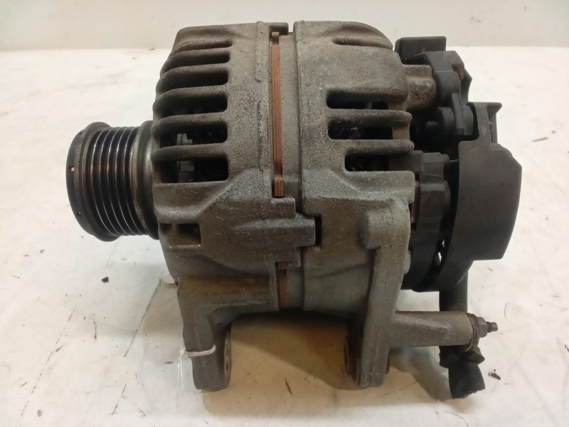 Recambio de alternador para seat ibiza iv sc (6j1, 6p5) 1.4 tdi referencia OEM IAM   