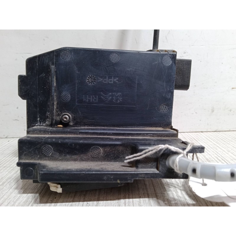 Recambio de cerradura puerta trasera derecha para peugeot 308 ii (lb_, lp_, lw_, lh_, l3_) 1.2 thp 110 referencia OEM IAM   
