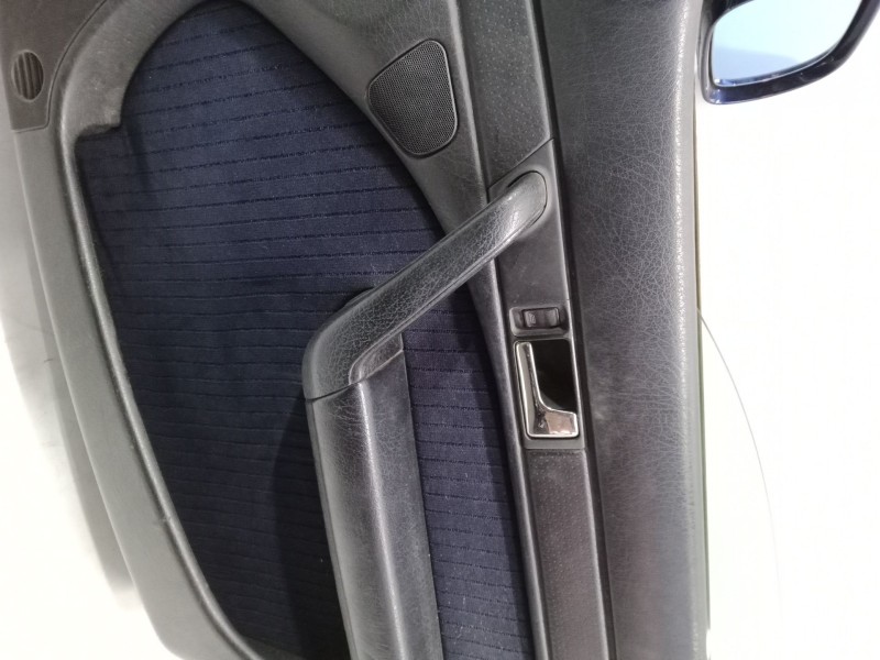 Recambio de puerta delantera derecha para audi a6 c4 avant (4a5) 2.6 quattro referencia OEM IAM   