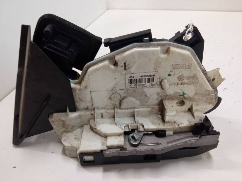CERRADURA PUERTA TRASERA DERECHA 6v0839016a 