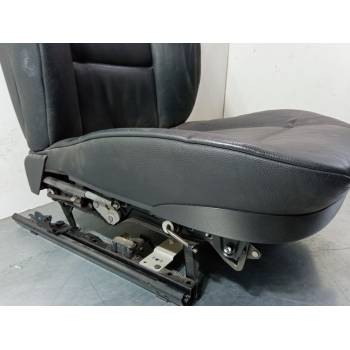 ASIENTO DELANTERO IZQUIERDO 