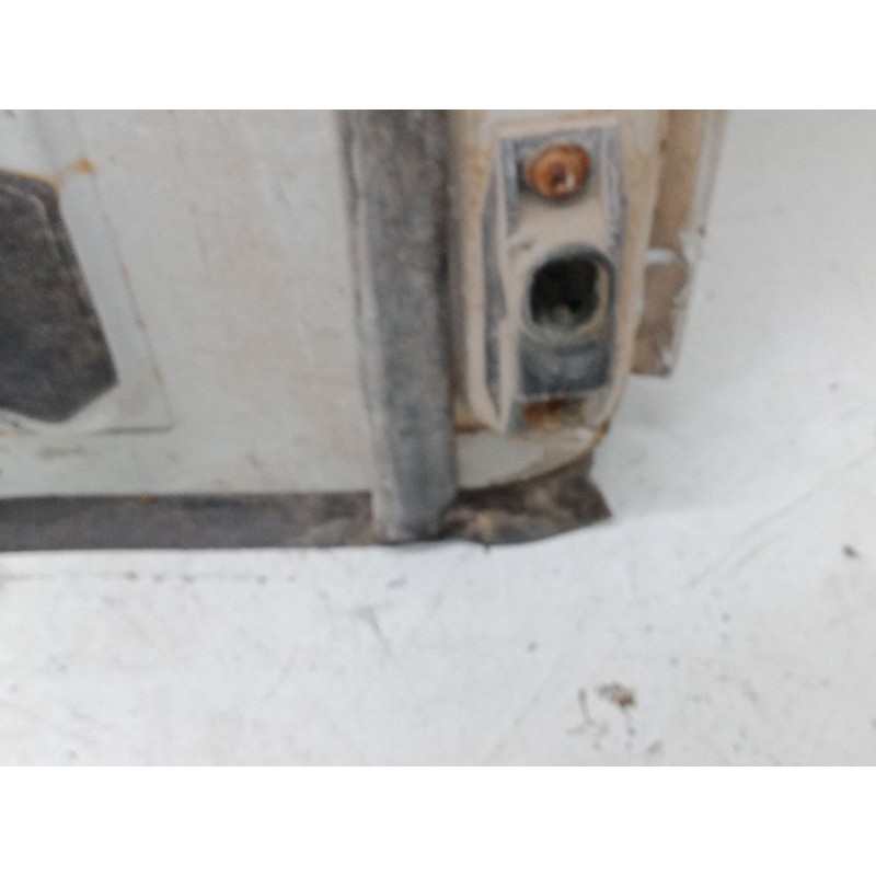 Recambio de porton trasero izquierdo para renault trafic autobús (t_, p_, v_) 2.1 d referencia OEM IAM   