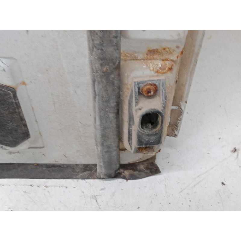 Recambio de porton trasero izquierdo para renault trafic autobús (t_, p_, v_) 2.1 d referencia OEM IAM   