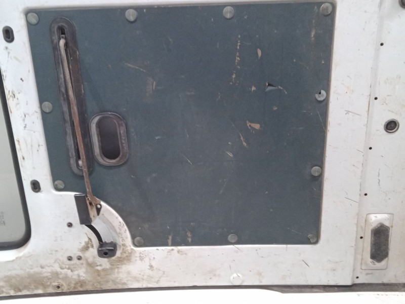 Recambio de porton trasero izquierdo para renault trafic autobús (t_, p_, v_) 2.1 d referencia OEM IAM   