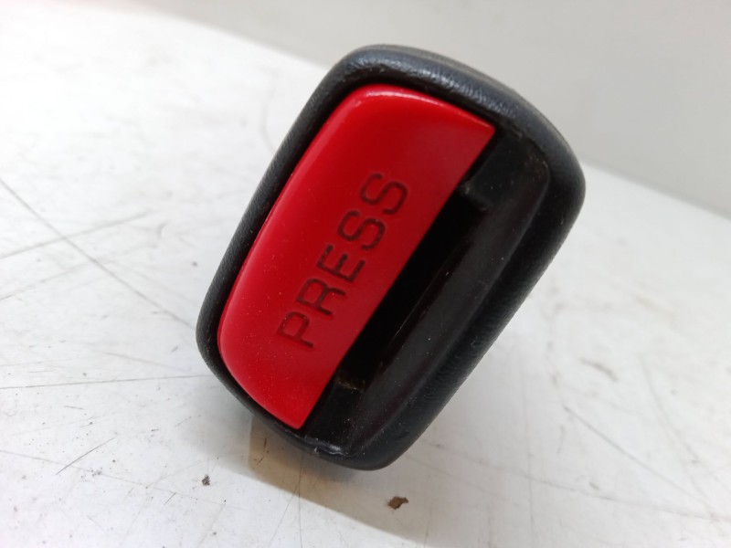 Recambio de anclaje cinturon delantero derecho para nissan almera i hatchback (n15) 1.4 referencia OEM IAM   