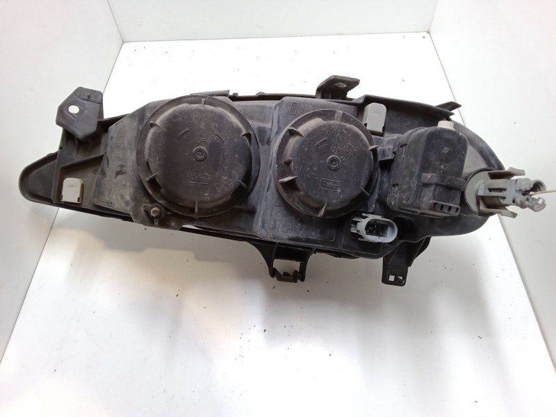 Recambio de faro derecho para renault megane i classic (la0/1_) 1.4 16v (la0d, la1h, la0w, la10) referencia OEM IAM 7700427870G 