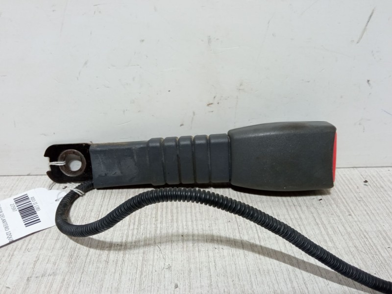 Recambio de anclaje cinturon delantero izquierdo para kia rio ii (jb) 1.4 16v referencia OEM IAM   