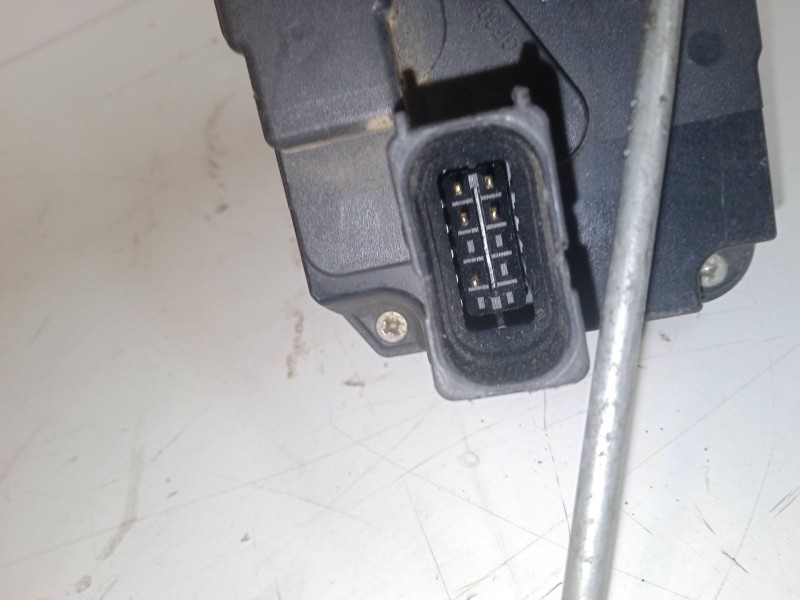 Recambio de cerradura puerta trasera derecha para opel zafira / zafira family b (a05) 1.9 cdti (m75) referencia OEM IAM   