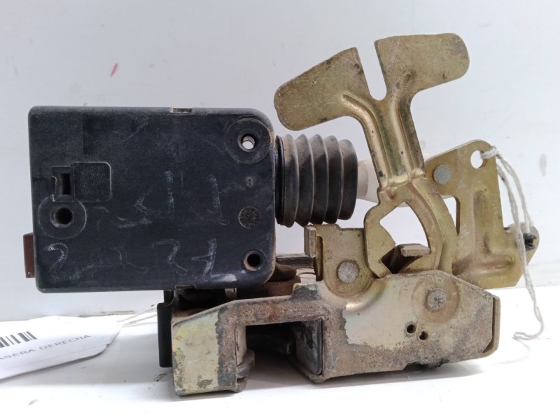 Recambio de cerradura puerta trasera derecha para citroën saxo (s0, s1) 1.4 vts referencia OEM IAM   