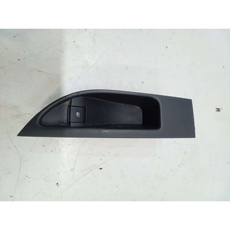 Recambio de mando elevalunas trasero izquierdo para opel astra j (p10) 1.6 (68) referencia OEM IAM 13301888  211410