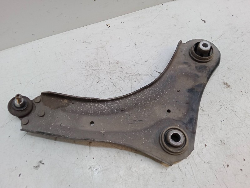 Recambio de brazo suspension inferior delantero derecho para renault megane iii grandtour (kz0/1) 1.5 dci (kz1m, kz1w, kz0r) ref