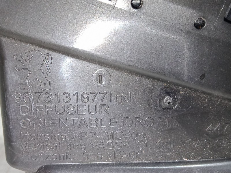 Recambio de aireador derecho para peugeot 208 i (ca_, cc_) 1.2 vti 82 referencia OEM IAM    Recambio de aireador derecho para peugeot 208 i (ca_, cc_) 1.2 vti 82 referencia OEM IAM