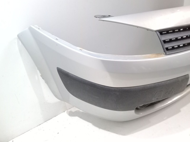 Recambio de paragolpes delantero para renault megane ii (bm0/1_, cm0/1_) 1.9 dci (bm0g, cm0g) referencia OEM IAM   