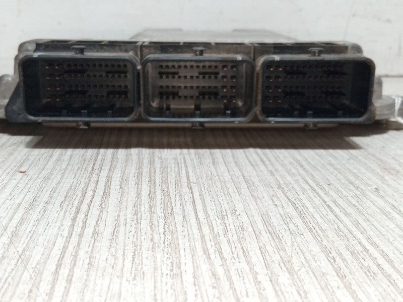 Recambio de centralita motor uce para citroën c-crosser (vu_, vv_) 2.2 hdi referencia OEM IAM 96637579809664487580  0281013666