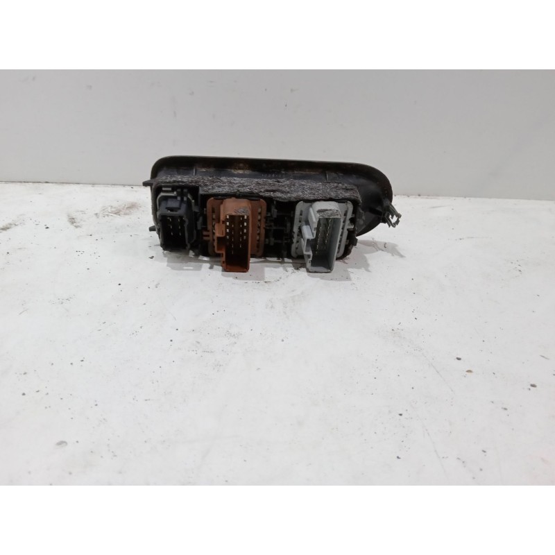 Recambio de mando elevalunas delantero izquierdo para renault megane ii (bm0/1_, cm0/1_) 1.9 dci (bm0g, cm0g) referencia OEM IAM
