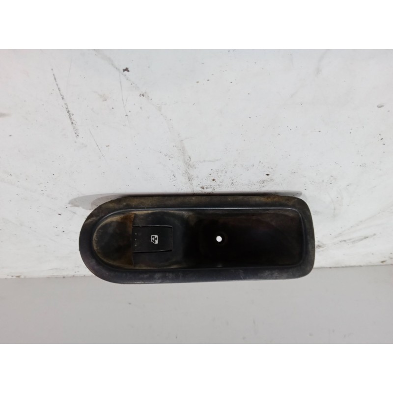 Recambio de mando elevalunas trasero derecho para renault megane ii (bm0/1_, cm0/1_) 1.9 dci (bm0g, cm0g) referencia OEM IAM   