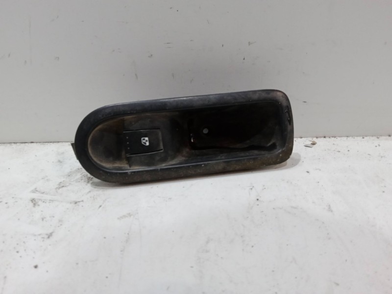 Recambio de mando elevalunas trasero izquierdo para renault megane ii (bm0/1_, cm0/1_) 1.9 dci (bm0g, cm0g) referencia OEM IAM  