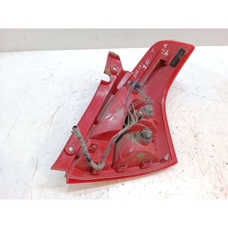 Recambio de piloto trasero izquierdo para suzuki swift iii (mz, ez) 1.3 ddis (rs 413d) referencia OEM IAM   