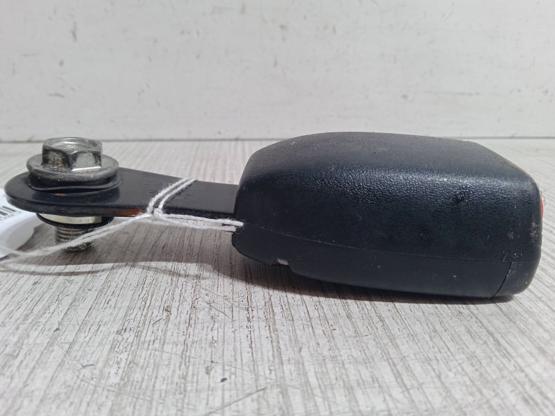 Recambio de anclaje cinturon trasero derecho para citroën c-crosser (vu_, vv_) 2.2 hdi referencia OEM IAM   