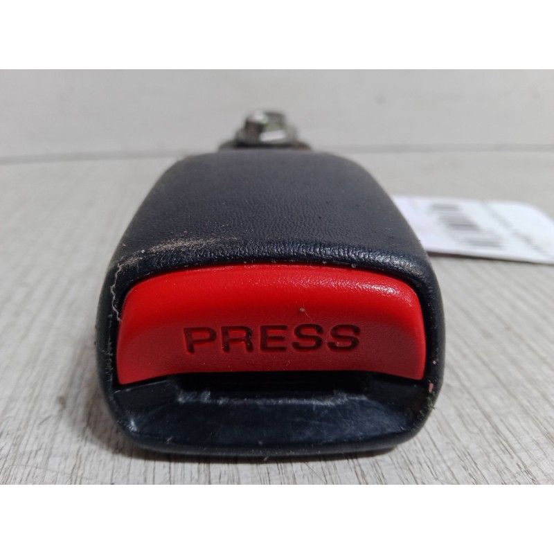 Recambio de anclaje cinturon trasero derecho para citroën c-crosser (vu_, vv_) 2.2 hdi referencia OEM IAM   