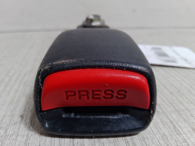 Recambio de anclaje cinturon trasero derecho para citroën c-crosser (vu_, vv_) 2.2 hdi referencia OEM IAM   