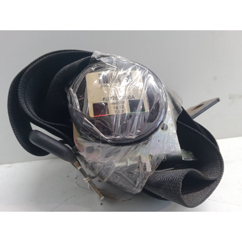 Recambio de cinturon seguridad trasero central para fiat grande punto (199_) 1.3 d multijet (199.axd11, 199.axd1a, 199.axd1b,...