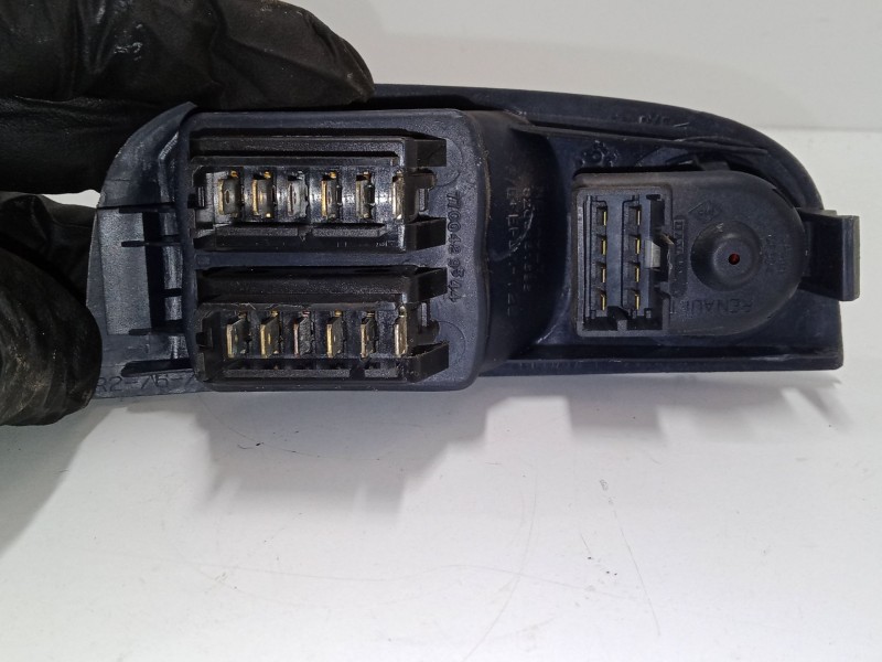 Recambio de mando elevalunas delantero izquierdo para renault megane i classic (la0/1_) 1.4 16v (la0d, la1h, la0w, la10) referen