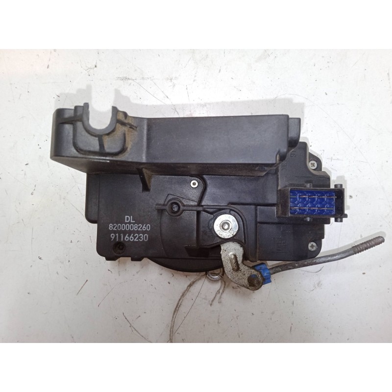 Recambio de cerradura puerta delantera izquierda para opel vivaro a furgoneta (x83) 2.5 dti (f7) referencia OEM IAM 8200008260  