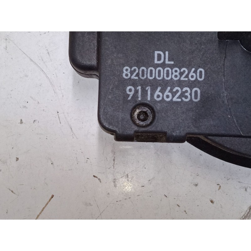 Recambio de cerradura puerta delantera izquierda para opel vivaro a furgoneta (x83) 2.5 dti (f7) referencia OEM IAM 8200008260  