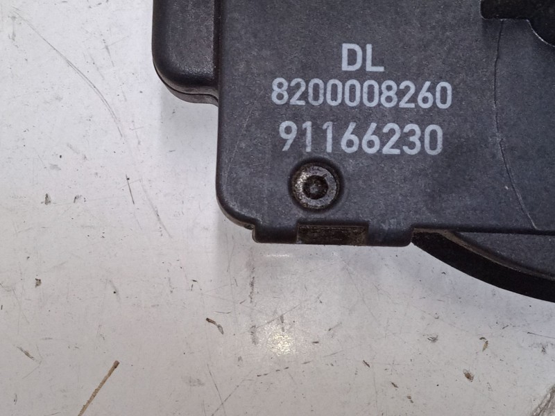 Recambio de cerradura puerta delantera izquierda para opel vivaro a furgoneta (x83) 2.5 dti (f7) referencia OEM IAM 8200008260  