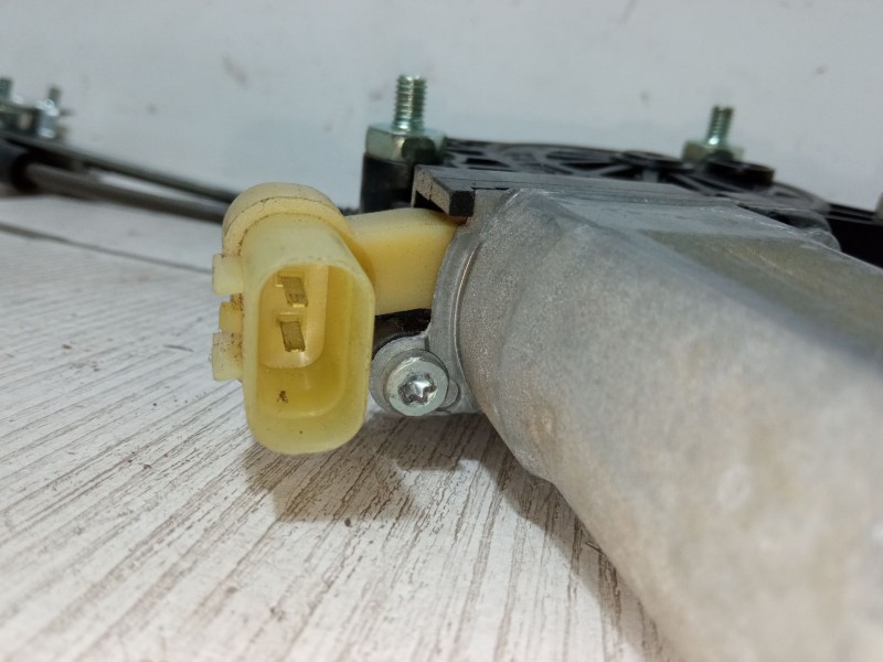 Recambio de elevalunas electrico delantero derecho para kia rio ii (jb) 1.4 16v referencia OEM IAM   