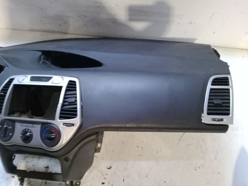 Recambio de salpicadero para hyundai i20 i (pb, pbt) 1.2 referencia OEM IAM   