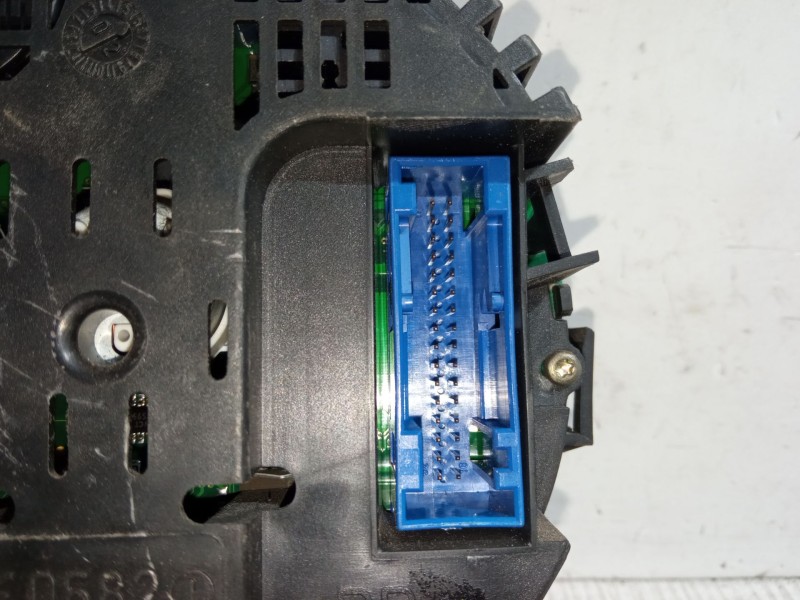 Recambio de cuadro instrumentos para audi a2 (8z0) 1.6 fsi referencia OEM IAM 88311286  