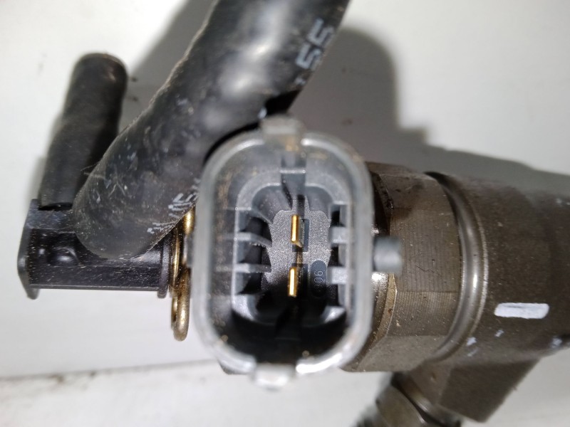 Recambio de inyector para renault kangoo / grand kangoo ii (kw0/1_) 1.5 dci 75 (kw07, kw10, kw04) referencia OEM IAM   