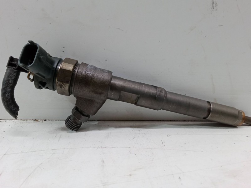 Recambio de inyector para renault kangoo / grand kangoo ii (kw0/1_) 1.5 dci 75 (kw07, kw10, kw04) referencia OEM IAM   