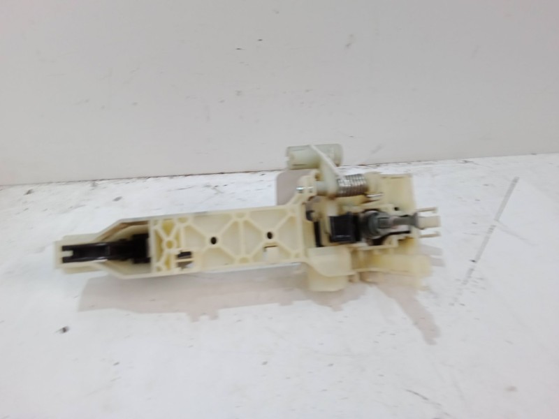 Recambio de maneta exterior puerta delantera izquierda para ssangyong tivoli 1.6 referencia OEM IAM   