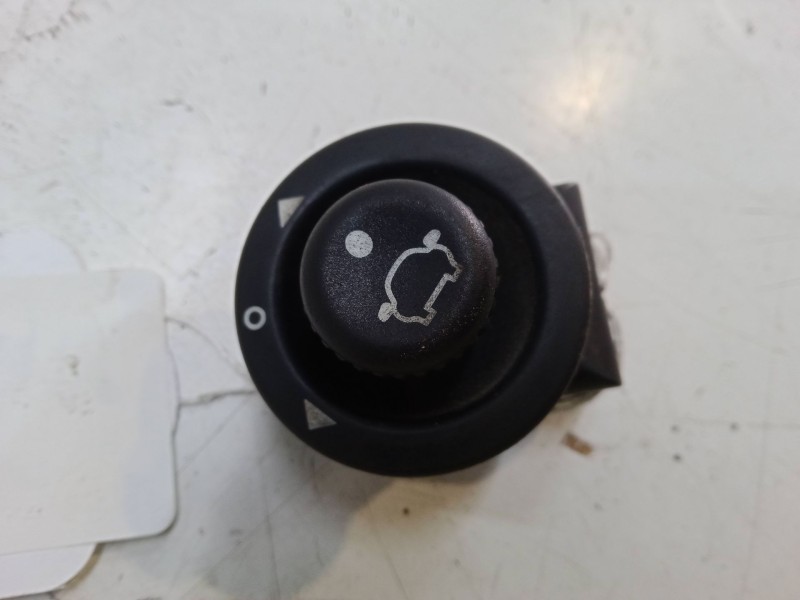 Recambio de mando retrovisor para ford fiesta iv (ja_, jb_) 1.25 i 16v referencia OEM IAM 93BG17B676BA  