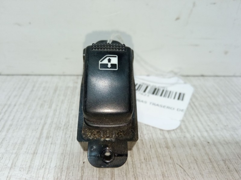 Recambio de mando elevalunas trasero derecho para kia rio ii (jb) 1.4 16v referencia OEM IAM 93581-1G001  