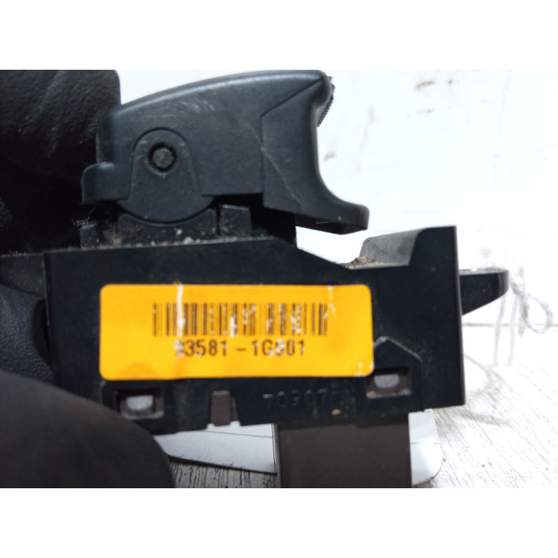 Recambio de mando elevalunas trasero derecho para kia rio ii (jb) 1.4 16v referencia OEM IAM 93581-1G001  