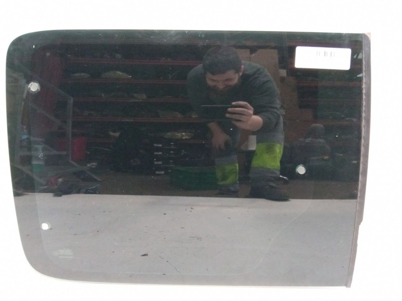 Recambio de luna trasera derecha para peugeot partner monospace (5_, g_) 1.9 d referencia OEM IAM   